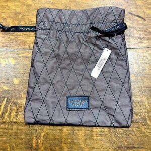 Victoria’s Secret‎ NWT jewelry pouch